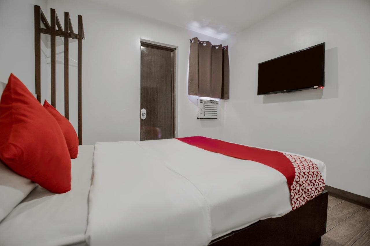 Oyo 637 Fox Hotel Quezon City Exteriör bild
