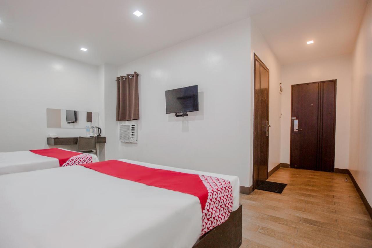 Oyo 637 Fox Hotel Quezon City Exteriör bild