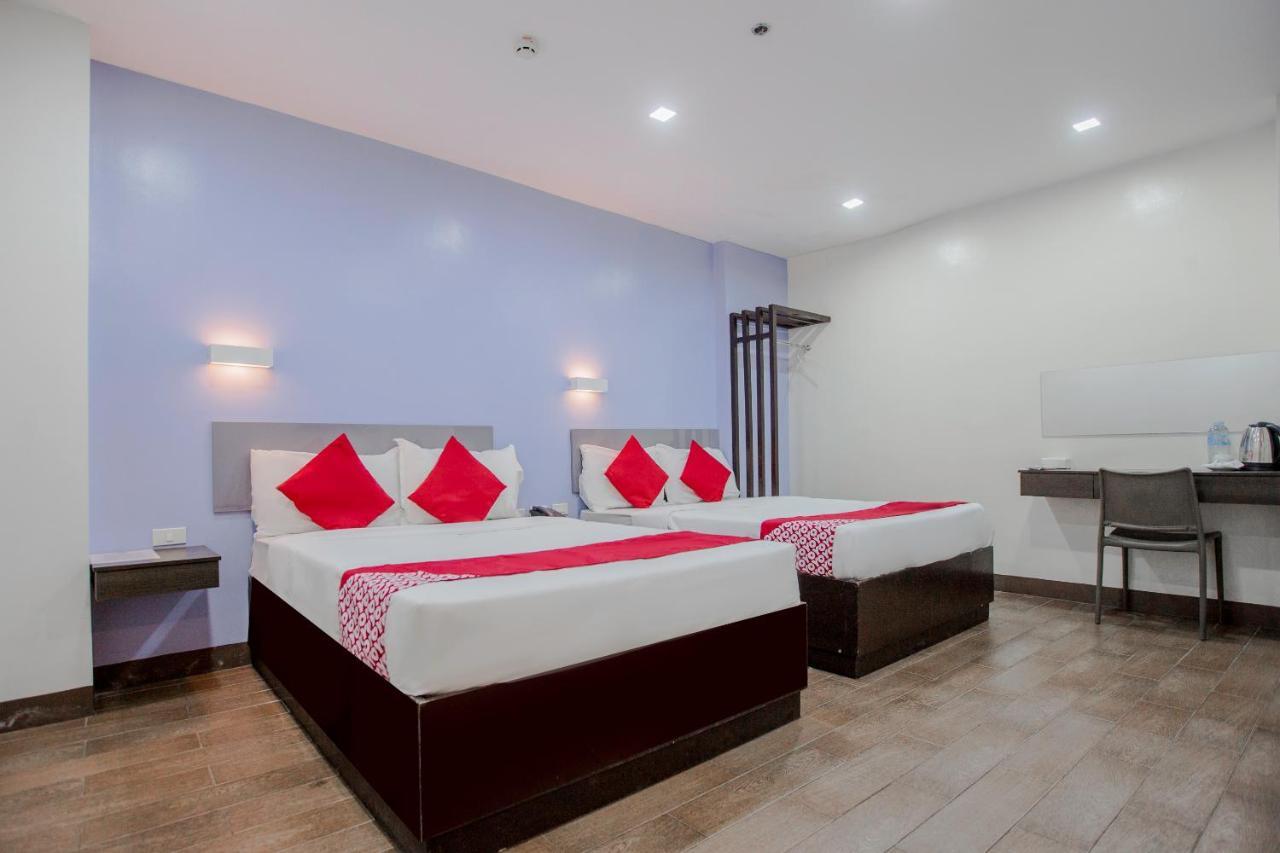 Oyo 637 Fox Hotel Quezon City Exteriör bild