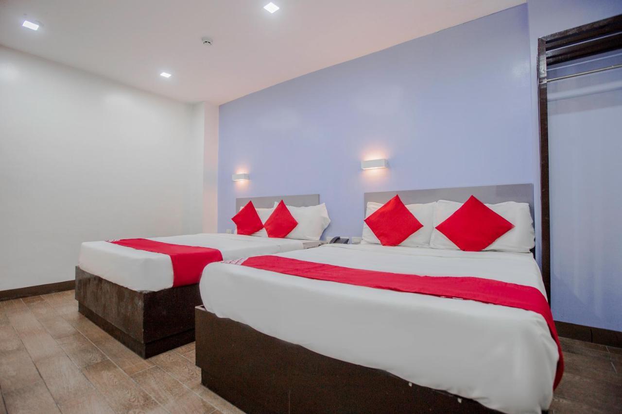 Oyo 637 Fox Hotel Quezon City Exteriör bild
