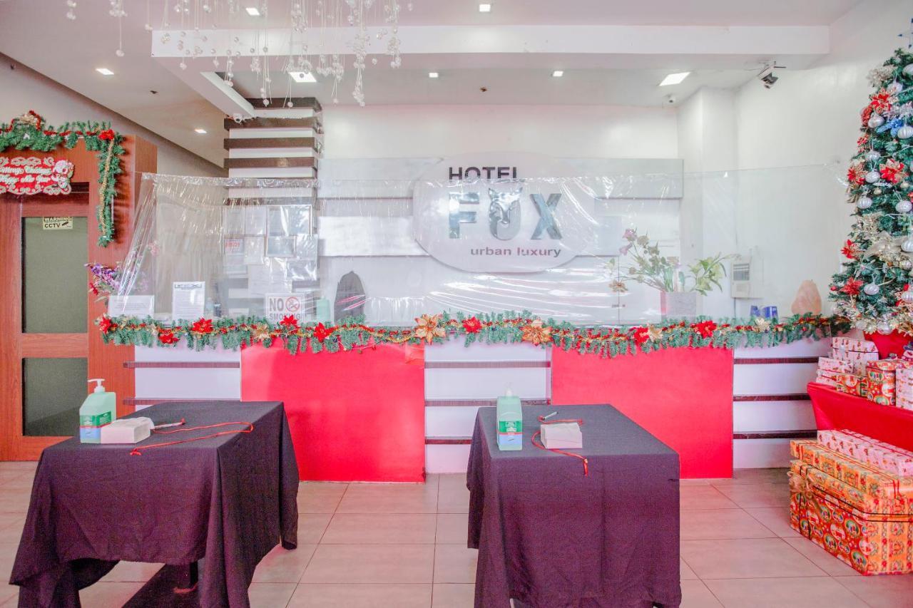 Oyo 637 Fox Hotel Quezon City Exteriör bild