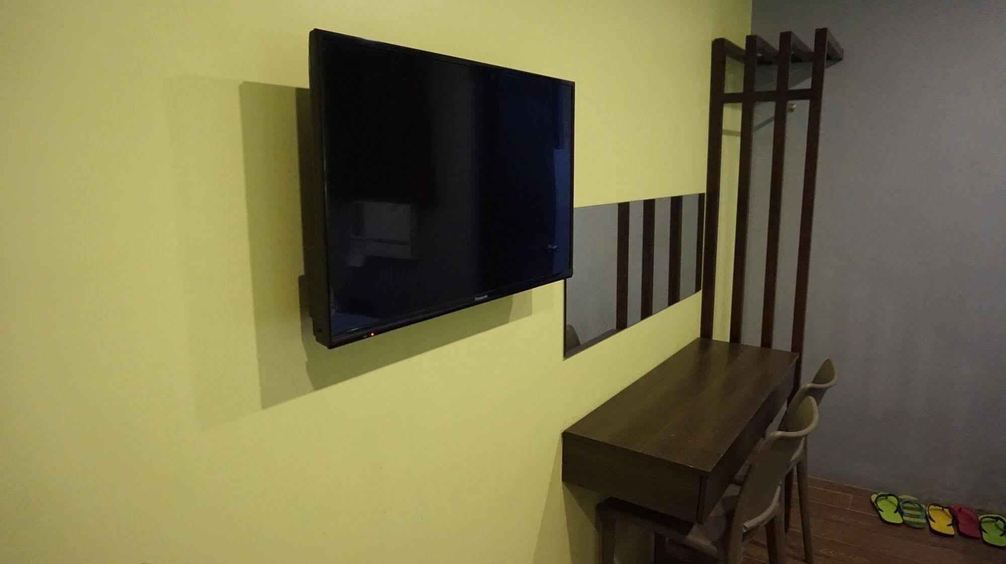 Oyo 637 Fox Hotel Quezon City Exteriör bild