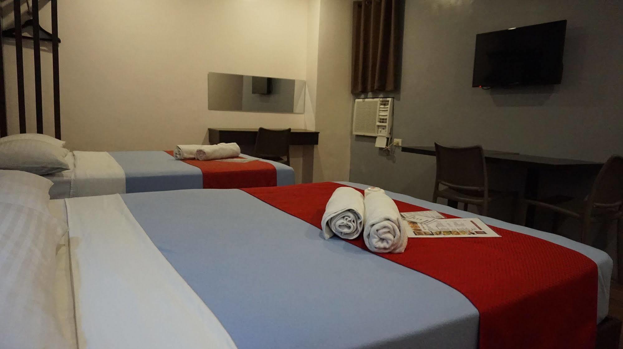 Oyo 637 Fox Hotel Quezon City Exteriör bild