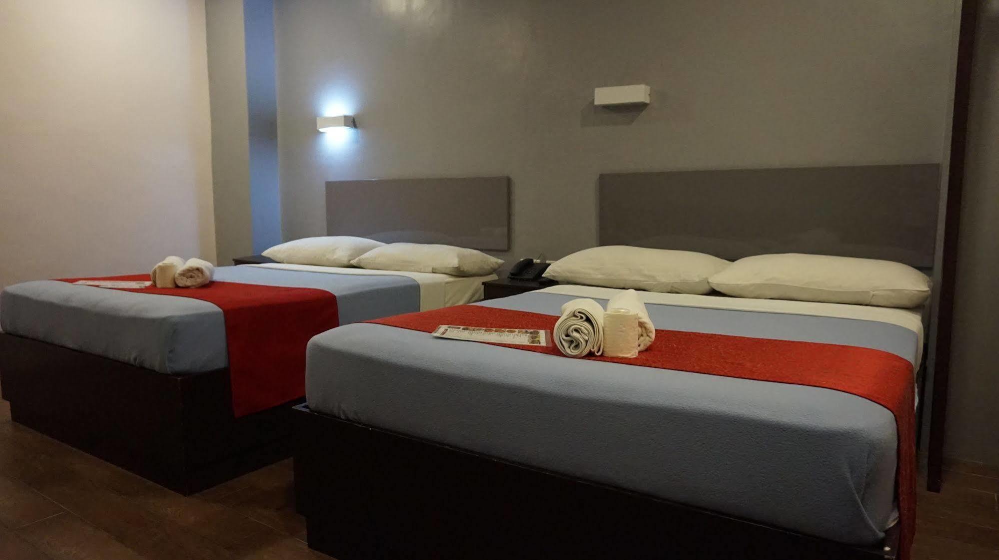 Oyo 637 Fox Hotel Quezon City Exteriör bild